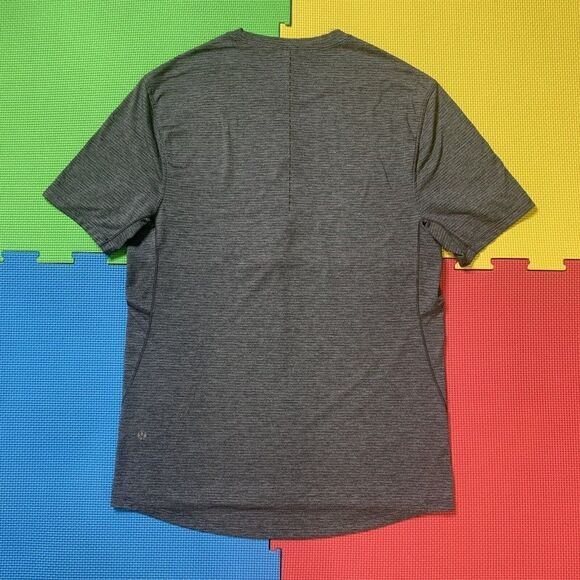 Lululemon Men’s XS - S ? Somatic Short Sleeve T-Shirt Shade Stripe Gray *Flaw - Picture 1 of 12